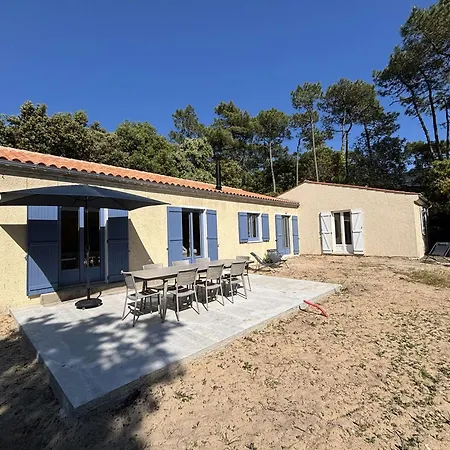 Holiday home Maison Renovee 6 Pieces, 10 Couchages A 300m De La Plage, - Fr-1-246a-357
