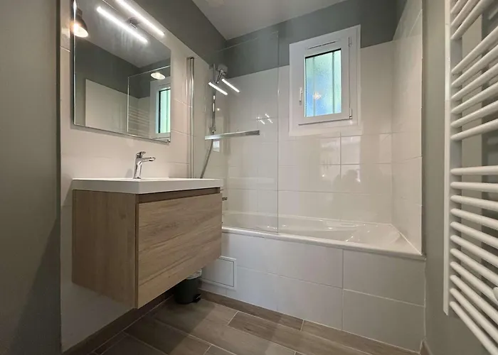 Maison Renovee 5 Pres - - Fr-1-246a-357 Holiday home